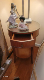Round wood Side table