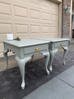 Bassett Furniture 2 Pc Solid Wood Matching Nightstand/Side Table Set