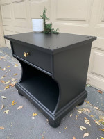 Drexel Furniture Solid Wood Single Drawer Nightstand Side Table