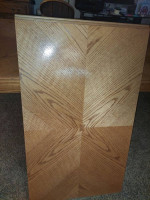 OAK DINING TABLE, 6 CHAIRS & MATCHING HUTCH