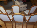 OAK DINING TABLE, 6 CHAIRS & MATCHING HUTCH