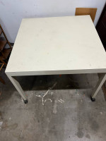 Table/ work bench with wheels