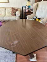 Table with 4 chairs