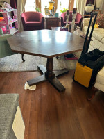 Table with 4 chairs