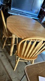 Table and 2 chairs!! blond wood