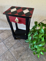Trendy side or hall table