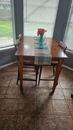 table & 6  chairs