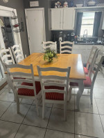 Tracy Has A Beautiful Kitchen Table!