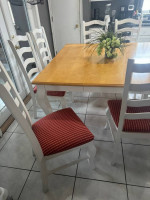 Tracy Has A Beautiful Kitchen Table!