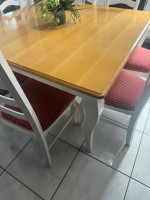 Tracy Has A Beautiful Kitchen Table!