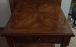 Beautiful Mid-century Bernhardt British Colonial Style End Table