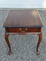 High End Hekman Queen Anne Style Side Table with Drawer