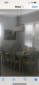 TABLE/chairs & BUFFET