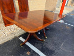 Hekman Furniture Flame Mahogany Inlaid Dining Table with 2 Leaves.