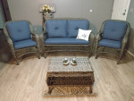 4 PIECE WICKER SET loveseat. Chairs. Coffee table