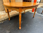 Cushman Colonial Furniture Solid Maple Dining Table with 2 Leaves
