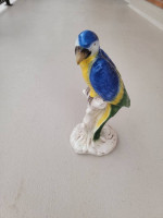 TABLE PARROT BIRD SCULPTURE