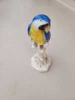 TABLE PARROT BIRD SCULPTURE