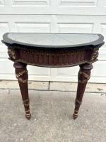 NEOCLASSICAL STYLE GILT DECORATED CONSOLE TABLE IN EXCELLENT CONDITION!