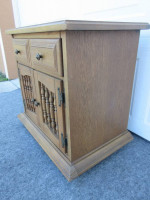 Solid Wood Nightstand / End Table with 1 Drawer and 1 Cabinet