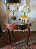 Classic Mahogany End Table/ Side Table