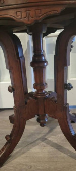 Antique Eastlake Victorian Walnut Oval Marble Top Parlor / End / Lamp Table