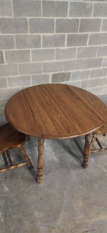 Breakfast / dining table and 2 chairs (free delivery)