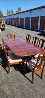 Henkel Harris table and 8 Kincaid chairs (free delivery)