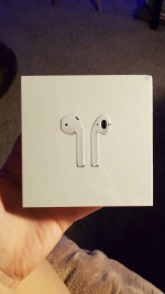 NEW Apple Airpods With Charging Case