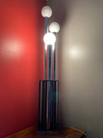 Mid Century Modern Lucite and Chrome Table Lamp