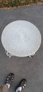 WICKER TABLE 23"