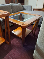 CONSOLE TABLE AND END TABLE SET $135