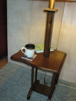 Small Drop Leaf Side Table w/Lamp