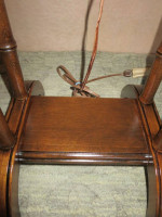 Small Drop Leaf Side Table w/Lamp