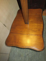 Small Drop Leaf Side Table w/Lamp
