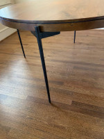 Hekman round dining table
