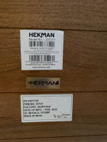 Hekman round dining table