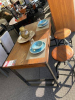 Dane Pub Table w/Chairs
