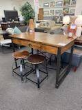 Dane Pub Table w/Chairs