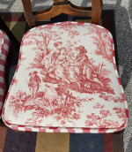 4 Dining Room Table Chairs. Unique Pattern