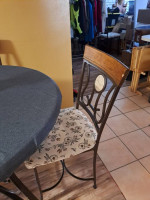 Counter height table/ with 4 chairs