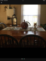 Kitchen table with built in leaf,reduced