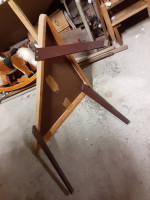 UNIQUE MID CENTURY MODERN TRIANGLE SHAPED ACCENT TABLE