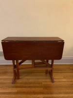 ANTIQUE DROP LEAF TABLE