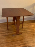 ANTIQUE DROP LEAF TABLE