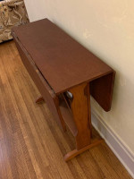 ANTIQUE DROP LEAF TABLE