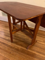 ANTIQUE DROP LEAF TABLE