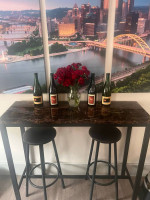 Side table with 2 stools