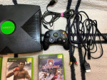 MICROSOFT ORIGINAL XBOX CONSOLE CONTROLLER AND 3 GAMES
