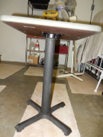Sturdy Pedestal Table